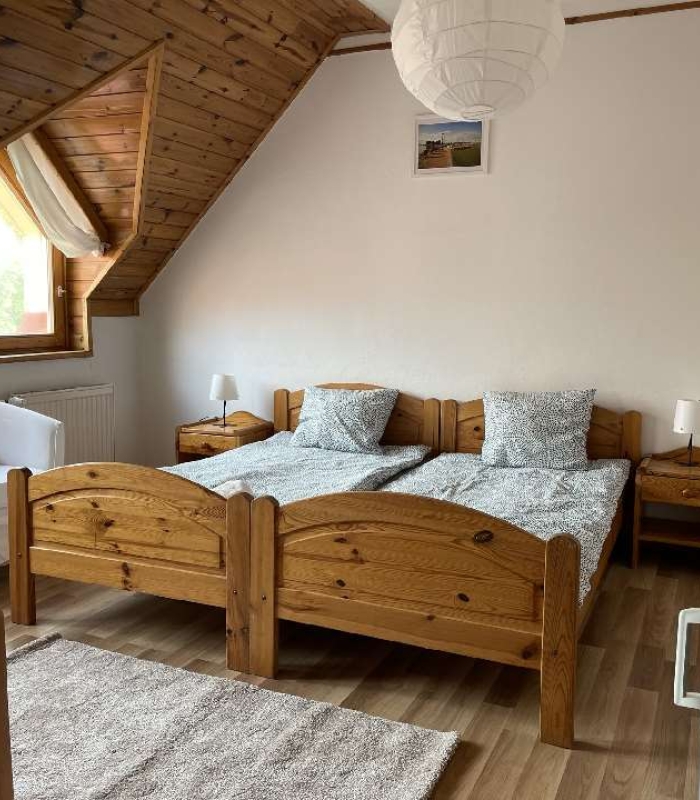 3 fős emeleti klímás szoba