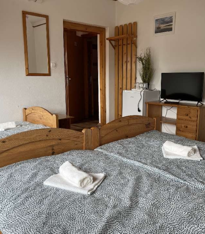 3 fős emeleti klímás szoba