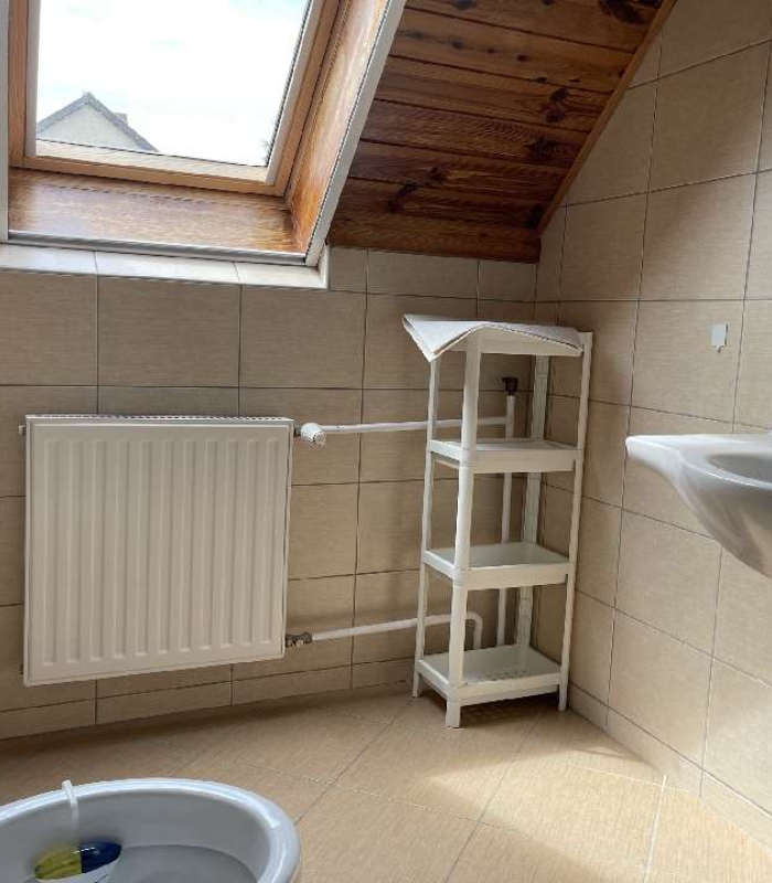 3 fős emeleti klímás szoba